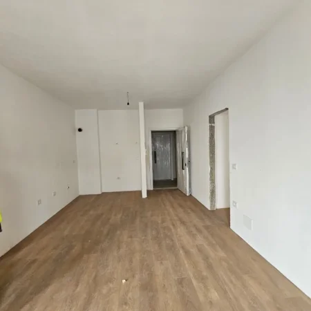 Tirane, shitet apartament 2+1+Ballkon , 95 m² 125.000 € (Tirana Entry Sheshi Shqiponja)