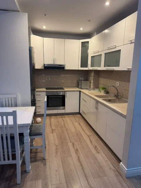 Tirane, shitet apartament 2+1 Kati 6, 100 m² 268.000 € (KLINIKA INDIANE E SYVE)