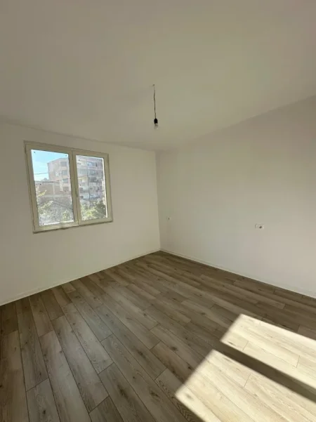 Durres, shitet apartament 2+1 Kati 3, 75 m² 85.000 € (Çezma e Ferrës)