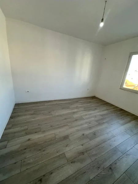Durres, shitet apartament 2+1 Kati 3, 75 m² 85.000 € (Çezma e Ferrës)