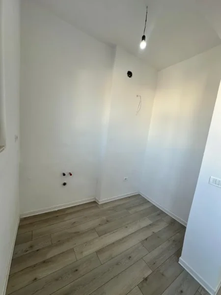 Durres, shitet apartament 2+1 Kati 3, 75 m² 85.000 € (Çezma e Ferrës)
