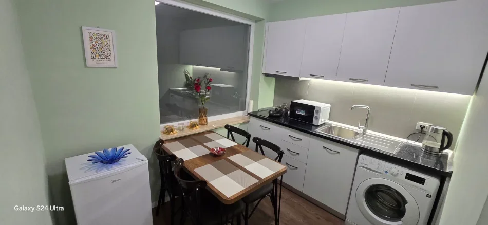 Tirane, jepet me qera apartament 2+1 Kati 3, 80 m² 