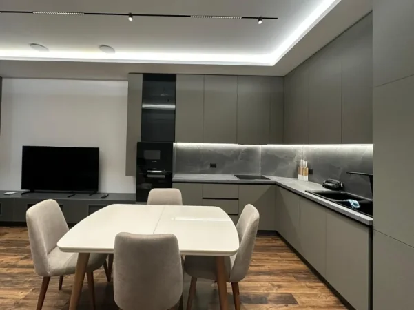 Tirane, jepet me qera apartament 1+1 , 98 m² 1.300 € 