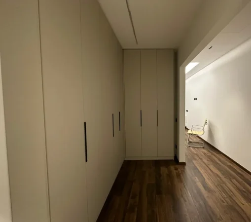 Tirane, jepet me qera apartament 1+1 , 98 m² 1.300 € 