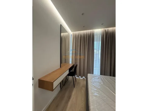 Tirane, jepet me qera apartament 1+1+Ballkon Kati 1, 65 m² 1.000 € (Golden Tower Residence)