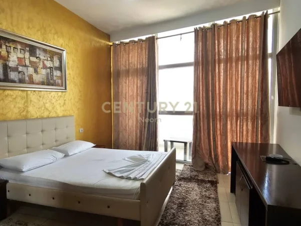 Tirane, jepet me qera ambjent biznesi , 3.200 m² 13.000 € (Sauku i Ri)