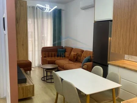 Tirane, jepet me qera apartament 1+1 Kati 1, 51 m² 400 € (Rezidenca Kadiu, Ali Demi)