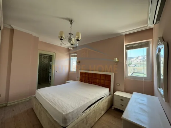 Tirane, jepet me qera apartament 3+1 Kati 6, 113 m² 1.000 € (Liqeni i Thatë)