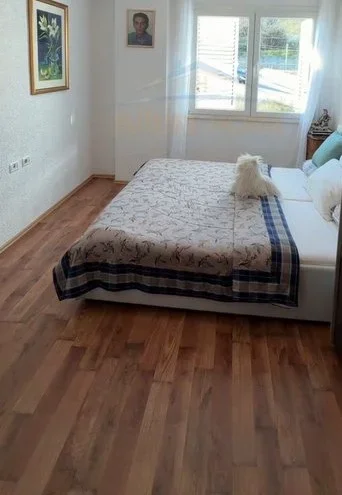 Tirane, shitet apartament 2+1 Kati 1, 106 m² 160.000 € (Fresku)