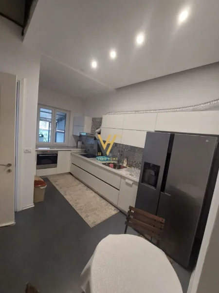 Tirane, jepet me qera Vile 1 Katshe Kati 0, 120 m² 1.200 € (BLLOK)