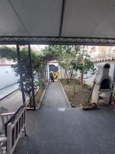 Tirane, jepet me qera Vile 1 Katshe Kati 0, 120 m² 1.200 € (BLLOK)