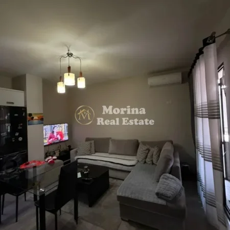 Tirane, jepet me qera apartament 1+1 Kati 4, 70 m² 500 € (Casa Italia)