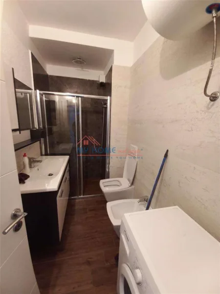 Tirane, jepet me qera apartament 2+1+Ballkon Kati 6, 103 m² 520 € (Astir)