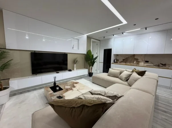 Tirane, jepet me qera apartament 2+1 Kati 6, 140 m² 2.300 € 