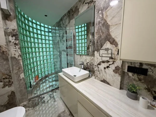 Tirane, jepet me qera apartament 2+1 Kati 6, 140 m² 2.300 € 