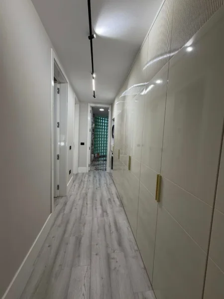 Tirane, jepet me qera apartament 2+1 Kati 6, 140 m² 2.300 € 