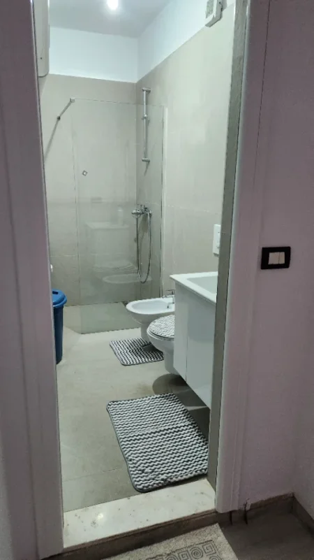 Tirane, jepet me qera Dublex Kati 2, 90 m² 500 € (Gani Domi)