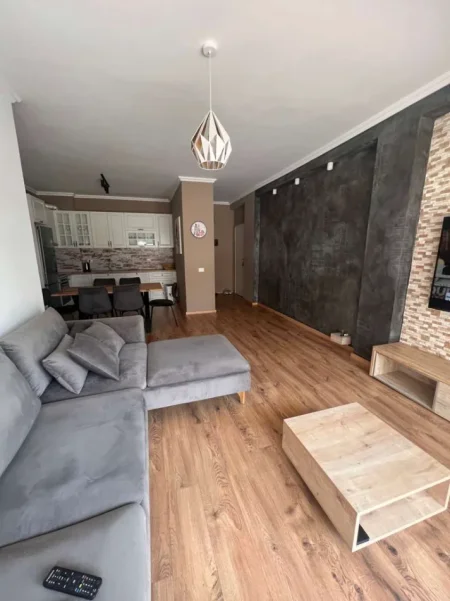 Tirane, jepet me qera apartament 2+1 Kati 2, 108 m² 800 € 