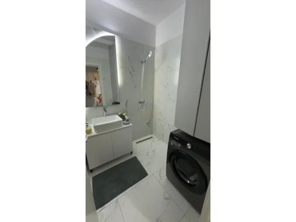 Tirane, shitet apartament 2+1+Post Parkimi,  Kati 8, 105 m² 265.000 € (Rruga Jordan Misja)
