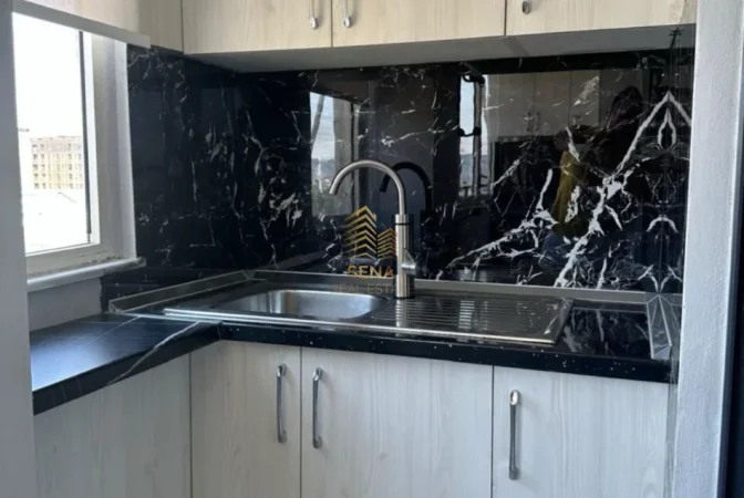 Tirane, jepet me qera apartament 2+1 Kati 7, 80 m² 650 € (Brryli)