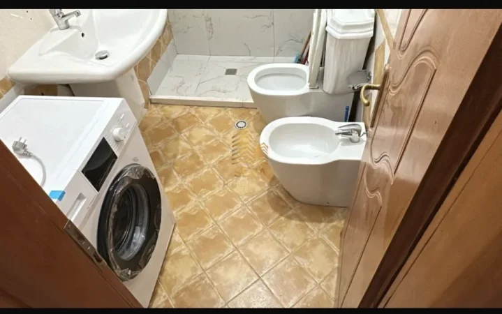 Tirane, jepet me qera apartament 2+1 Kati 7, 80 m² 650 € (Brryli)