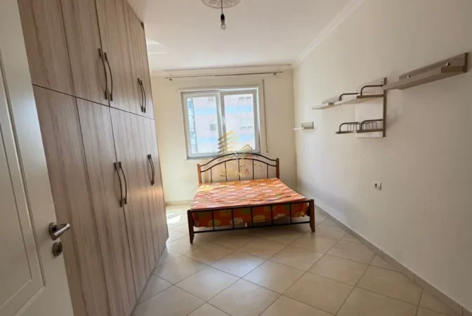 Tirane, jepet me qera apartament 1+1+Ballkon Kati 4, 70 m² 450 € (Astir)