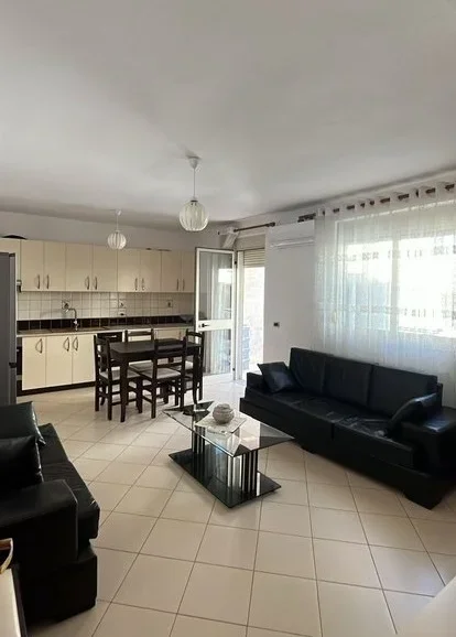 Tirane, jepet me qera apartament Kati 3, 65 m² 450 € (Liqeni i Thate)