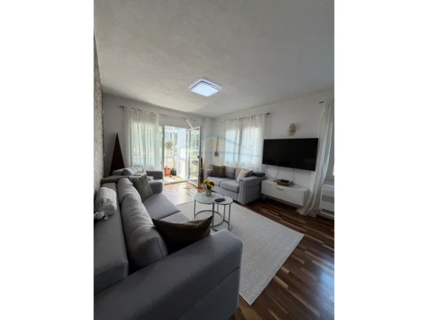 Tirane, shitet apartament 2+1 Kati 1, 106 m² 160.000 € (Fresk)