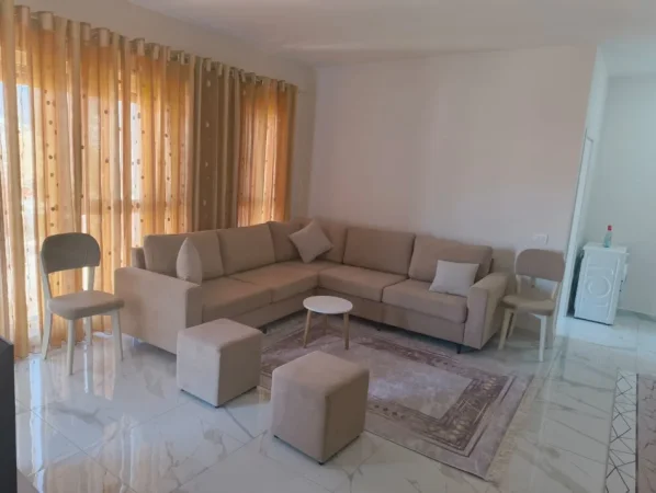 Tirane, jepet me qera apartament 1+1 Kati 8, 70 m² 500 € (Rruga 5 Maji)