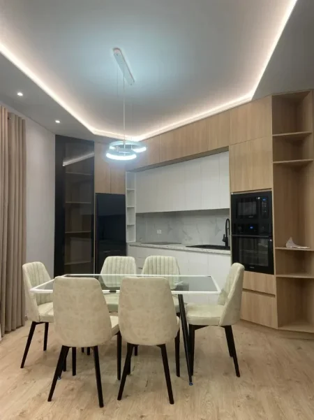 Tirane, jepet me qera apartament 1+1 Kati 4, 106 m² 1.500 € (Ministria Drejtesise)