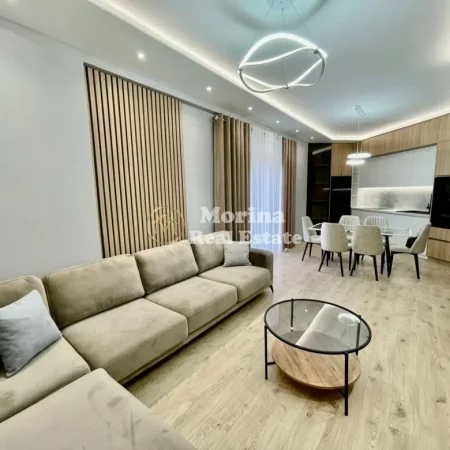 Tirane, jepet me qera apartament 1+1 Kati 4, 106 m² 1.500 € (Ministria Drejtesise)