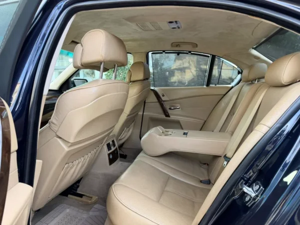 Fier, shes makine OKAZION-BMW 525-2.5 BENZIN GAZ-2005-AUTOMATIK Benzin+Gaz, blu e errët automatik Klima 285.000 km 3.300 €