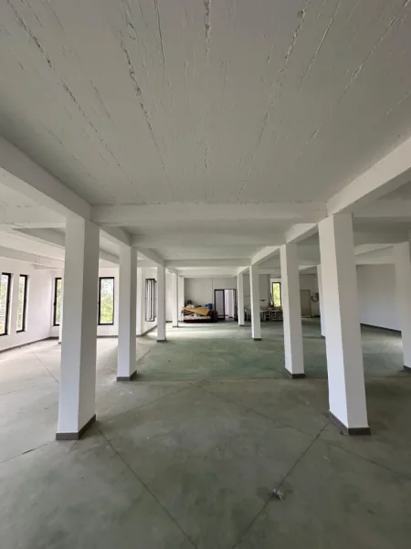 Durres, shitet ambjent biznesi Kati 0, 690 m² 560.000 € (Ura e Dajlanit)