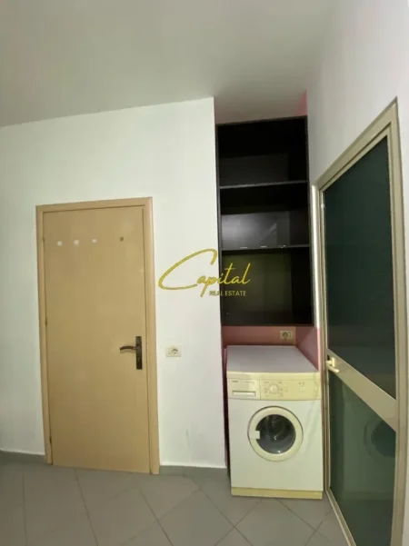 Tirane, jepet me qera garsonier 1+1 Kati 3, 40 m² 350 € (RRUGA E DURRESIT)