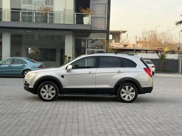 Fier, shes makine CHERVOLET CAPTIVA-2.0 DIESEL-2007-AUTOMATIK-7 VENDSHE-NDERROHET Nafte, gri metalizato automatik Kondicioner 168.000 km 4.500 €