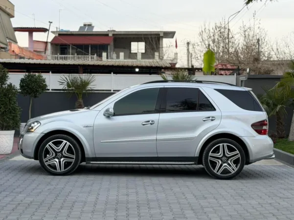 Fier, shes makine MERCEDES BENZ ML6.3 AMG/// BENZIN-2008-FULL-NDERROHET Benzin, gri metalizato automatik Klima 105.000 km 11.500 €