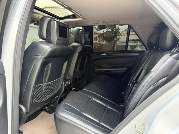 Fier, shes makine MERCEDES BENZ ML6.3 AMG/// BENZIN-2008-FULL-NDERROHET Benzin, gri metalizato automatik Klima 105.000 km 11.500 €