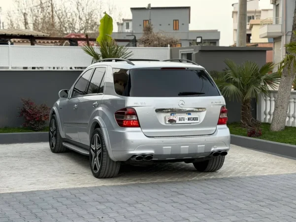 Fier, shes makine MERCEDES BENZ ML6.3 AMG/// BENZIN-2008-FULL-NDERROHET Benzin, gri metalizato automatik Klima 105.000 km 11.500 €