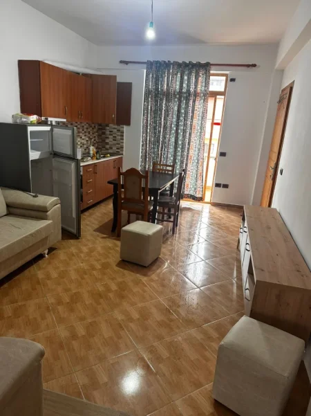 Tirane, jepet me qera apartament 1+1 Kati 4, 70 m² 350 € (Vila L Astir)
