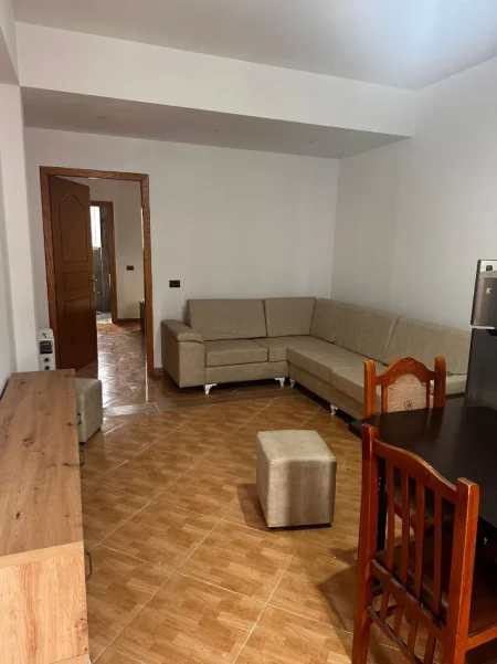 Tirane, jepet me qera apartament 1+1 Kati 4, 70 m² 350 € (Vila L Astir)