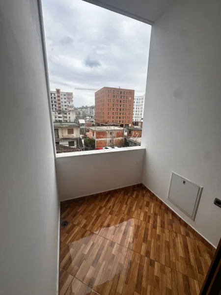 Tirane, jepet me qera apartament 1+1 Kati 4, 70 m² 350 € (Vila L Astir)