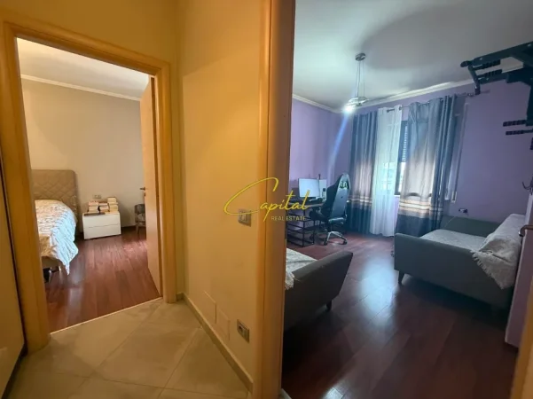 Tirane, shitet apartament 2+1 Kati 4, 101 m² 210.000 € (RRUGA E DIBRES)