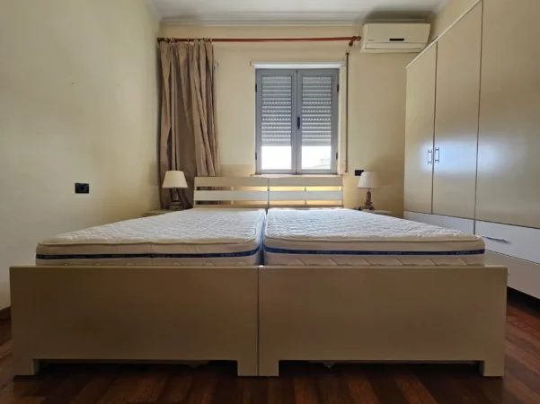 Tirane, jepet me qera apartament 1+1 Kati 7, 60 m² 700 € (Pazari i Ri)
