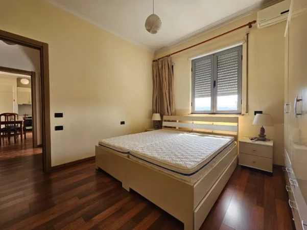 Tirane, jepet me qera apartament 1+1 Kati 7, 60 m² 700 € (Pazari i Ri)