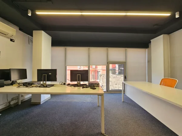 Tirane, jepet me qera apartament 2+1 Kati 1, 72 m² 1.100 € (pazari ri)