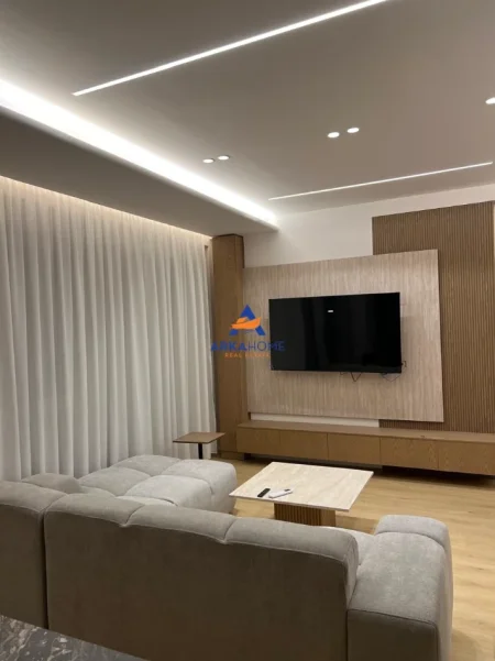 Tirane, jepet me qera Vile 3 Katshe Kati 3, 196 m² 2.300 €