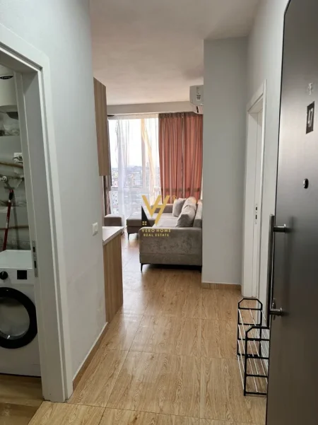 Tirane, jepet me qera apartament 1+1+Ballkon Kati 8, 75 m² 520 € (RRUGA RIZA CEROVA)