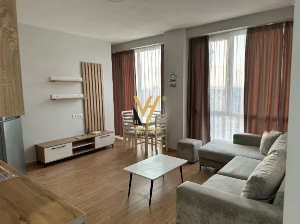 Tirane, jepet me qera apartament 1+1+Ballkon Kati 8, 75 m² 520 € (RRUGA RIZA CEROVA)