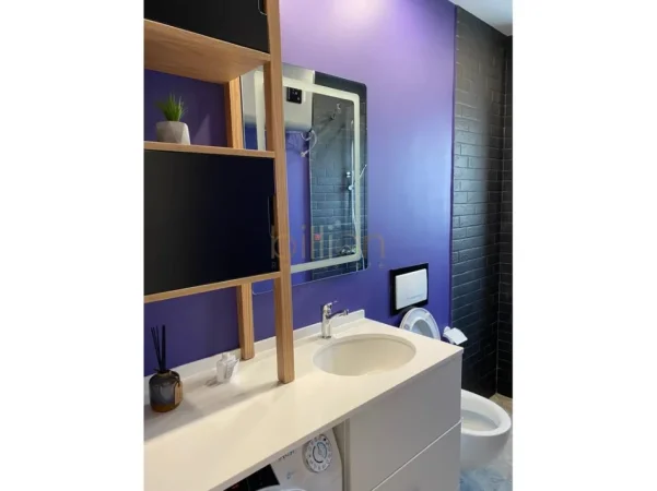 Tirane, jepet me qera 1+1 , 80 m² 800 € (Ish Blloku)