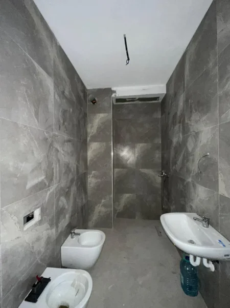 Tirane, shitet apartament 1+1 Kati 4, 50 m² 91.600 € (Sauk i Vjeter)